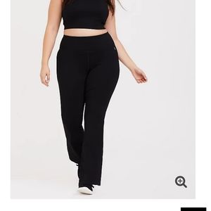 Black Torrid bootcut yoga active pants 6x